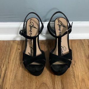 Black platform heels size 6 American Rag Cie